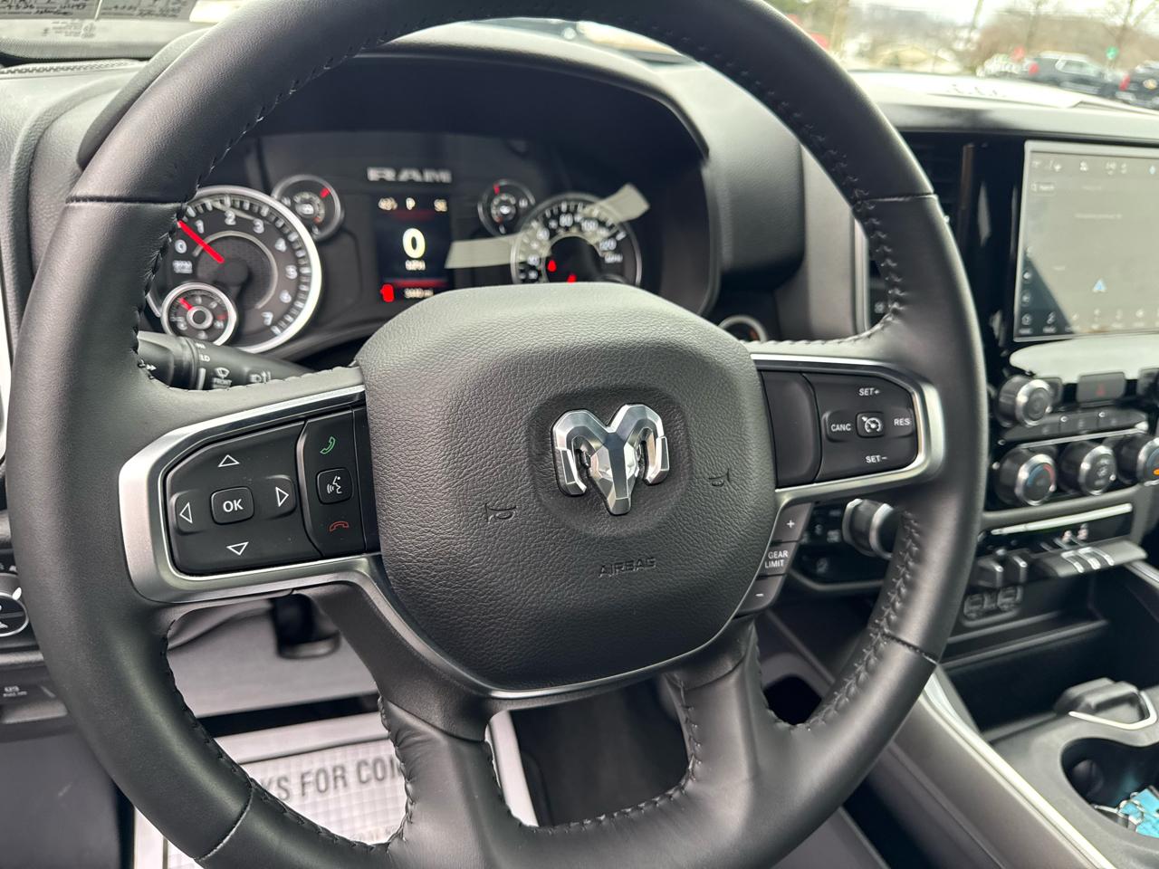 RAM 1500 Big Horn Crew Cab LWB 4WD 2024