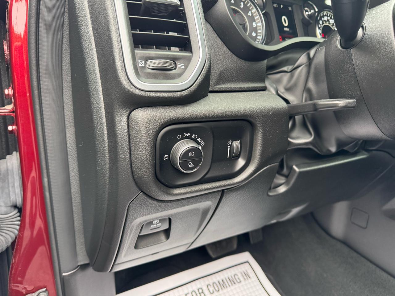 RAM 1500 Big Horn Crew Cab LWB 4WD 2024