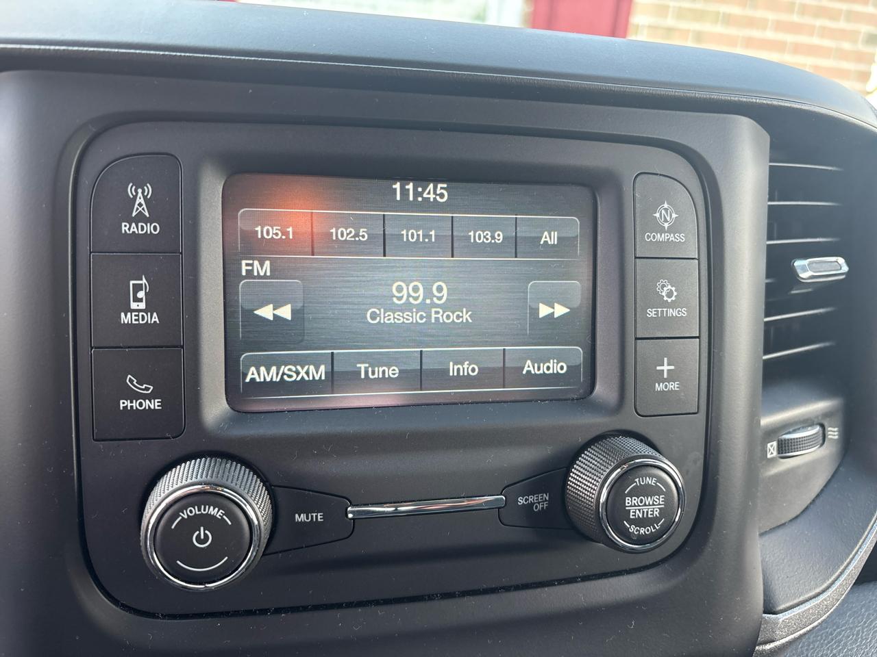 RAM 1500 Tradesman Quad Cab 4WD 2019