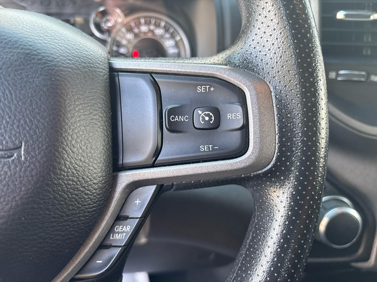 RAM 1500 Tradesman Quad Cab 4WD 2019