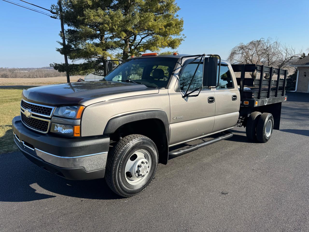 Chevrolet Silverado 3500 Work Truck Crew Cab 4WD DRW 2006