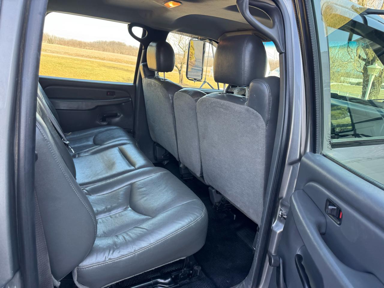 Chevrolet Silverado 3500 Work Truck Crew Cab 4WD DRW 2006