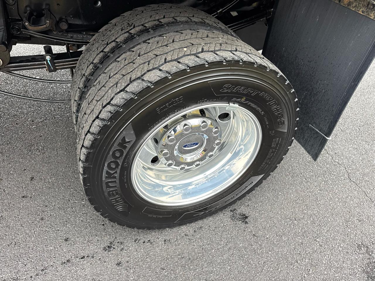 Ford Super Duty F-600 DRW XLT 4WD Reg Cab 145" WB 60" CA 2021