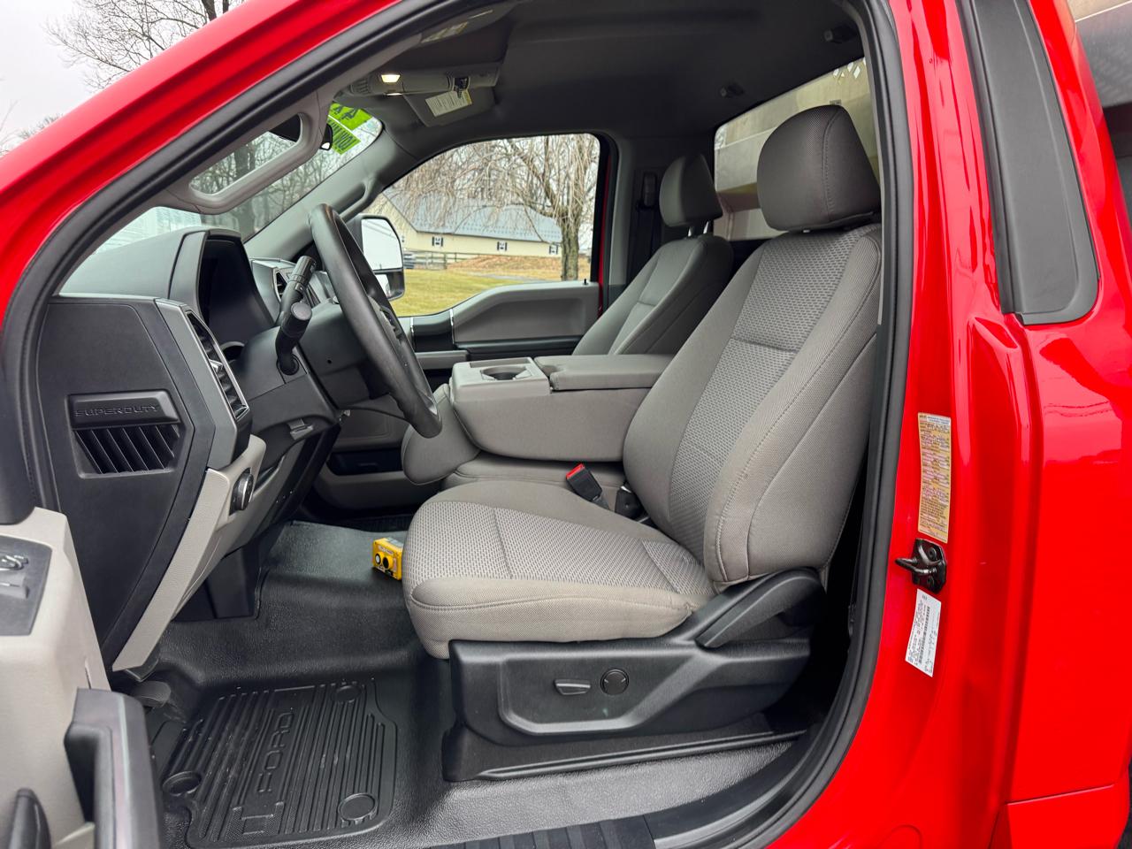 Ford Super Duty F-600 DRW XLT 4WD Reg Cab 145" WB 60" CA 2021