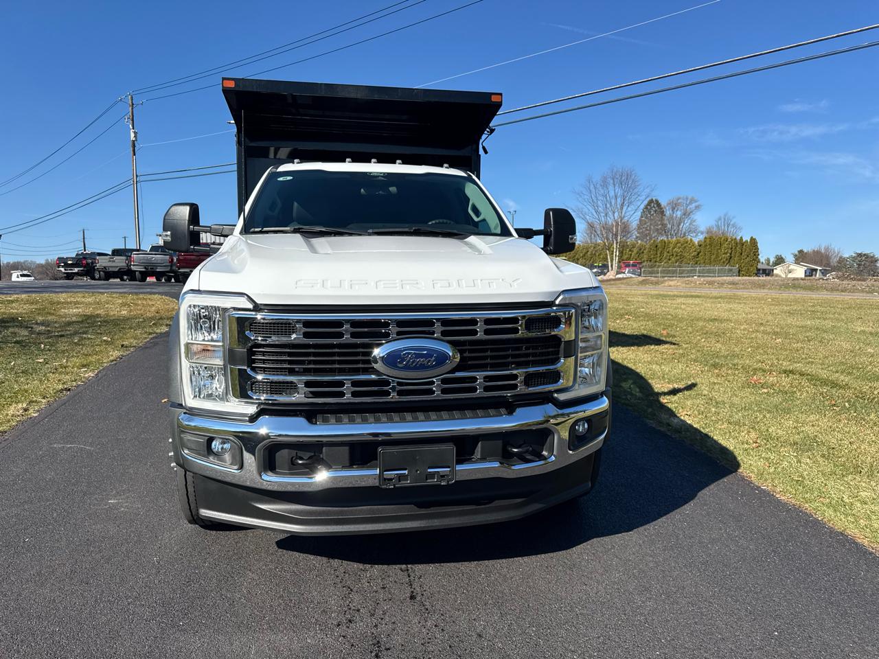 Ford Super Duty F-550 DRW XL 4WD Crew Cab 203" WB 84" CA 2024