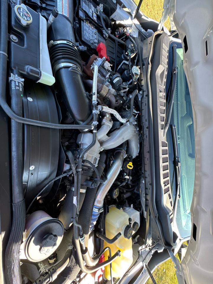 Ford Super Duty F-550 DRW XL 4WD Crew Cab 203" WB 84" CA 2024