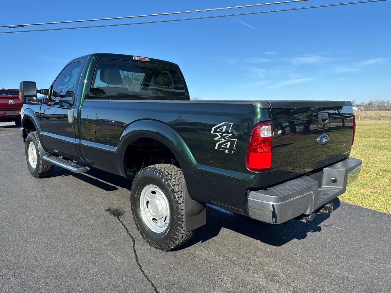 Ford Super Duty F-350 SRW 4WD Reg Cab 137" XL 2016