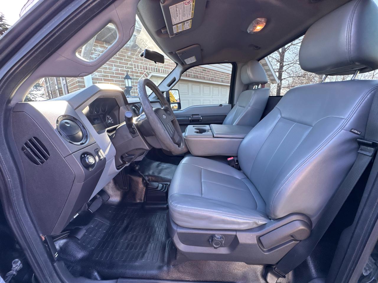 Ford Super Duty F-350 SRW 4WD Reg Cab 137" XL 2016