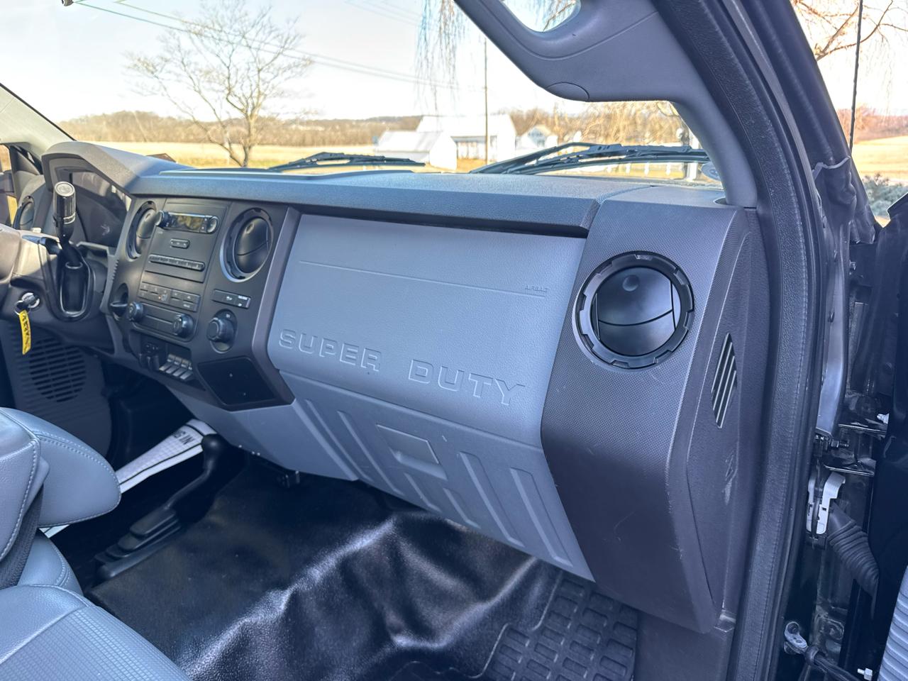 Ford Super Duty F-350 SRW 4WD Reg Cab 137" XL 2016