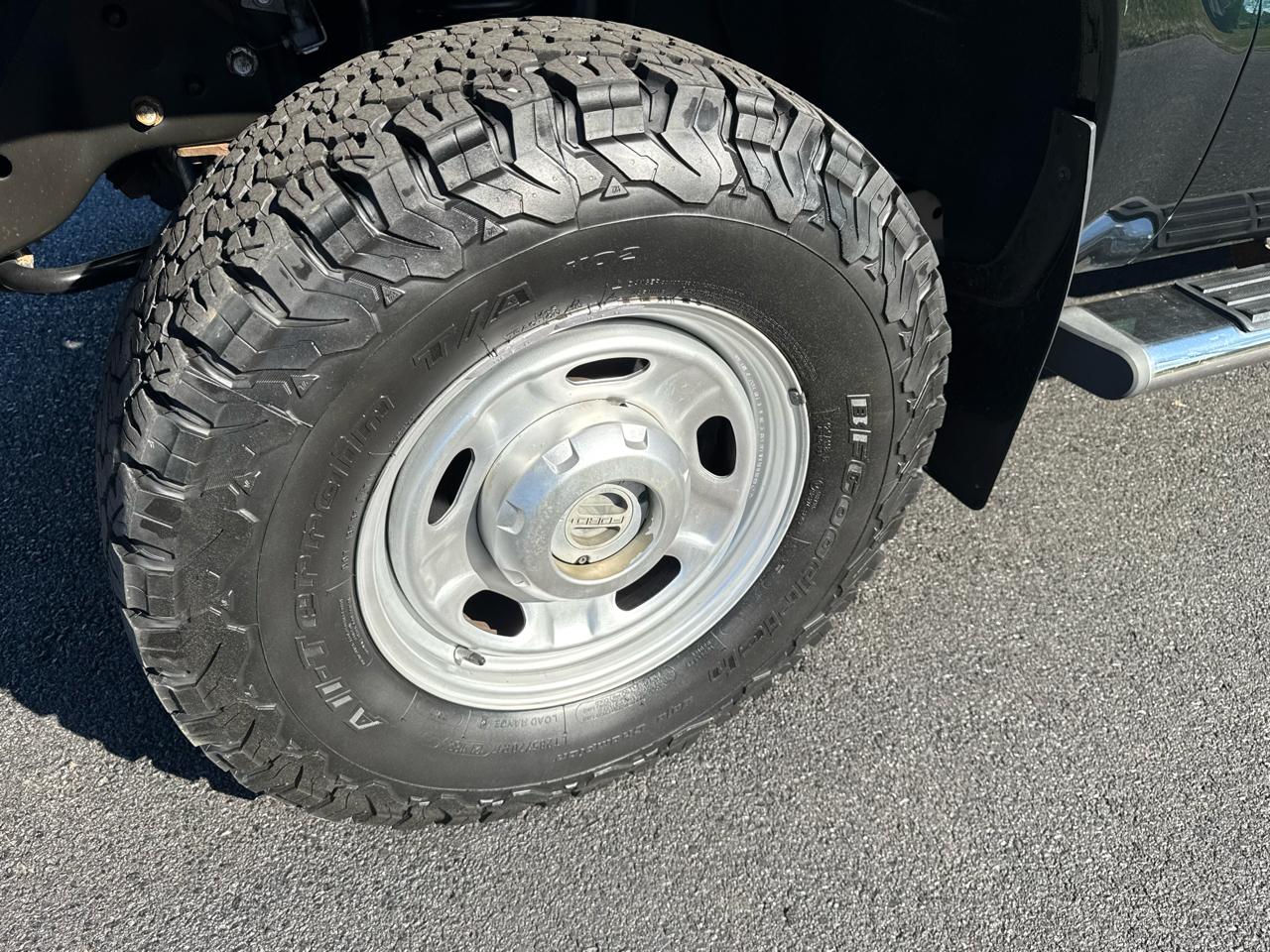 Ford Super Duty F-350 SRW 4WD Reg Cab 137" XL 2016