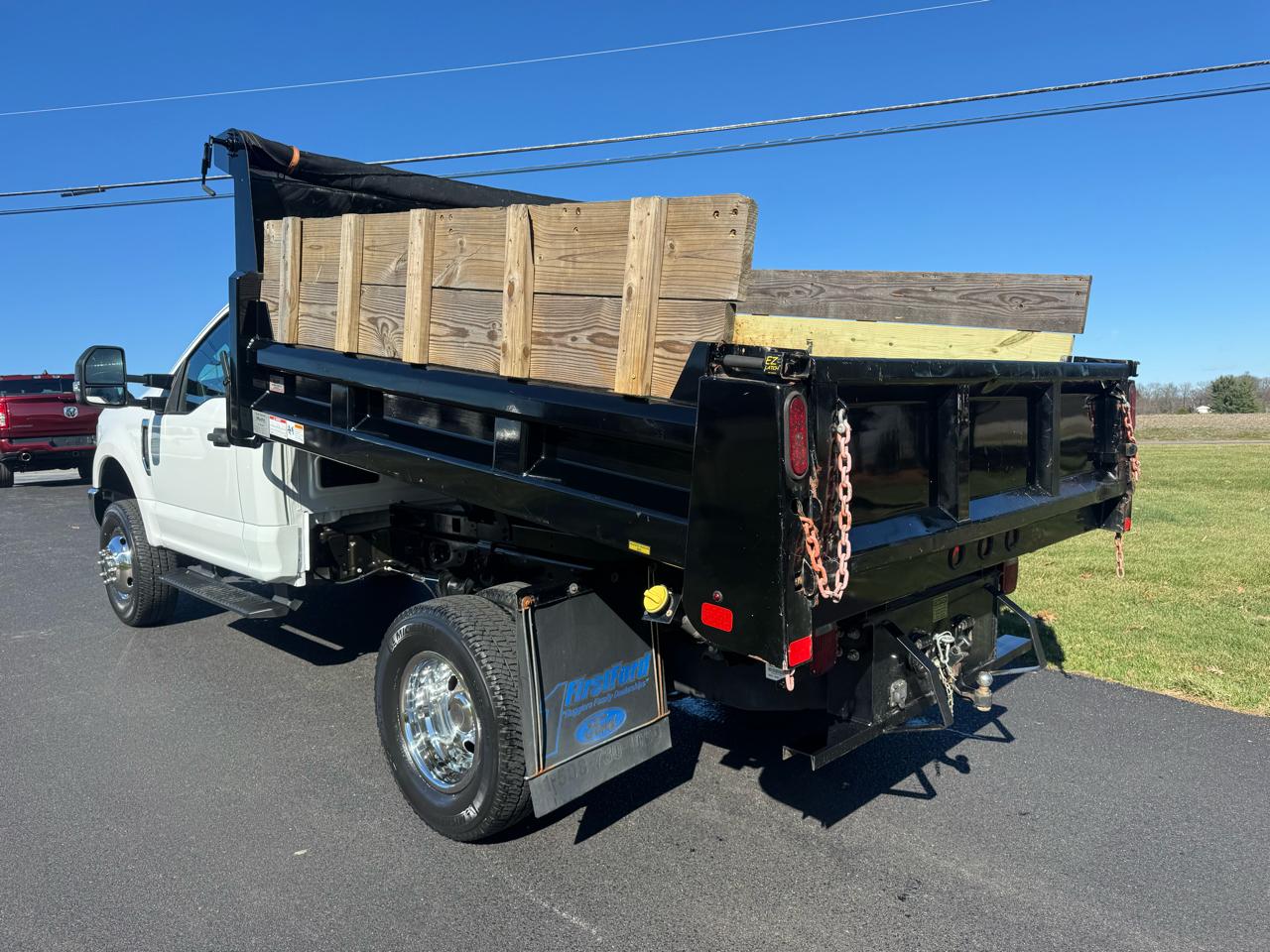 Ford Super Duty F-350 DRW XL 4WD Reg Cab 145" WB 60" CA 2017