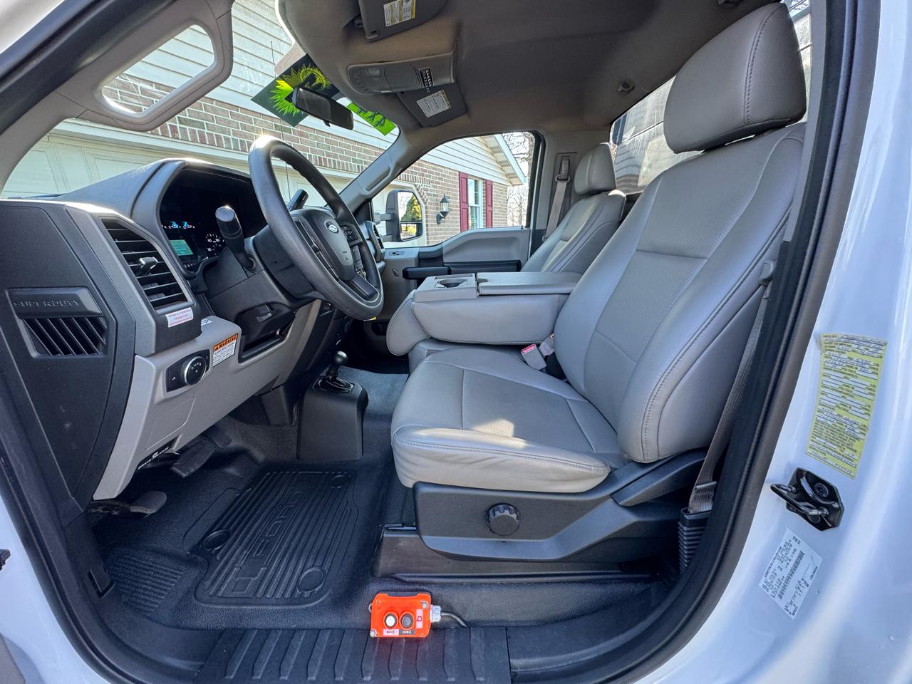 Ford Super Duty F-350 DRW XL 4WD Reg Cab 145" WB 60" CA 2017