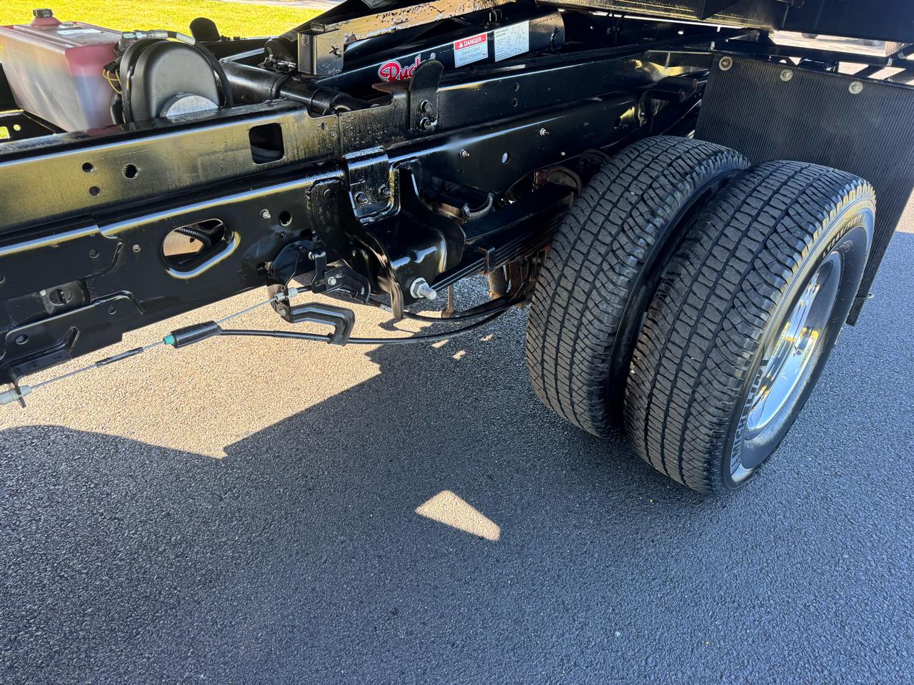 Ford Super Duty F-350 DRW XL 4WD Reg Cab 145" WB 60" CA 2017