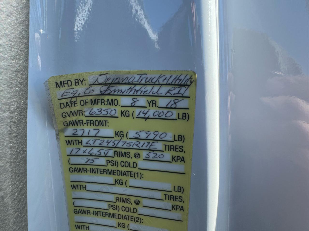 Ford Super Duty F-350 DRW XL 4WD Reg Cab 145" WB 60" CA 2017