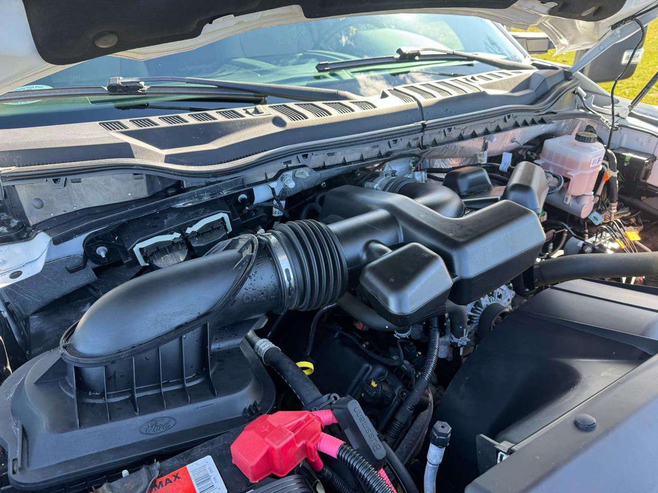 Ford Super Duty F-350 DRW XL 4WD Reg Cab 145" WB 60" CA 2017