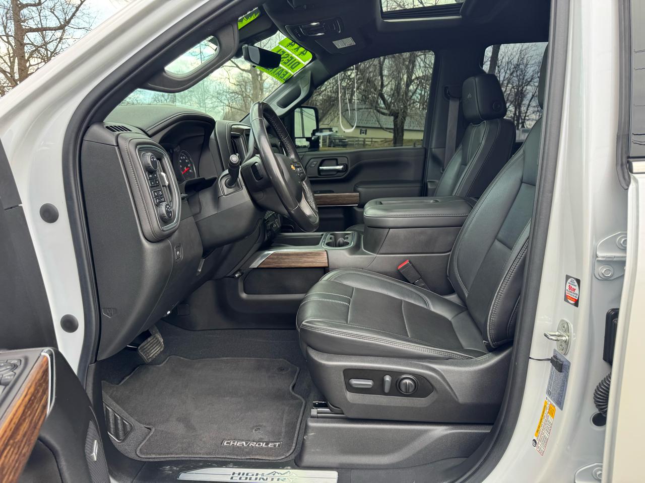 Chevrolet Silverado 2500HD 4WD Crew Cab 159" High Country 2022