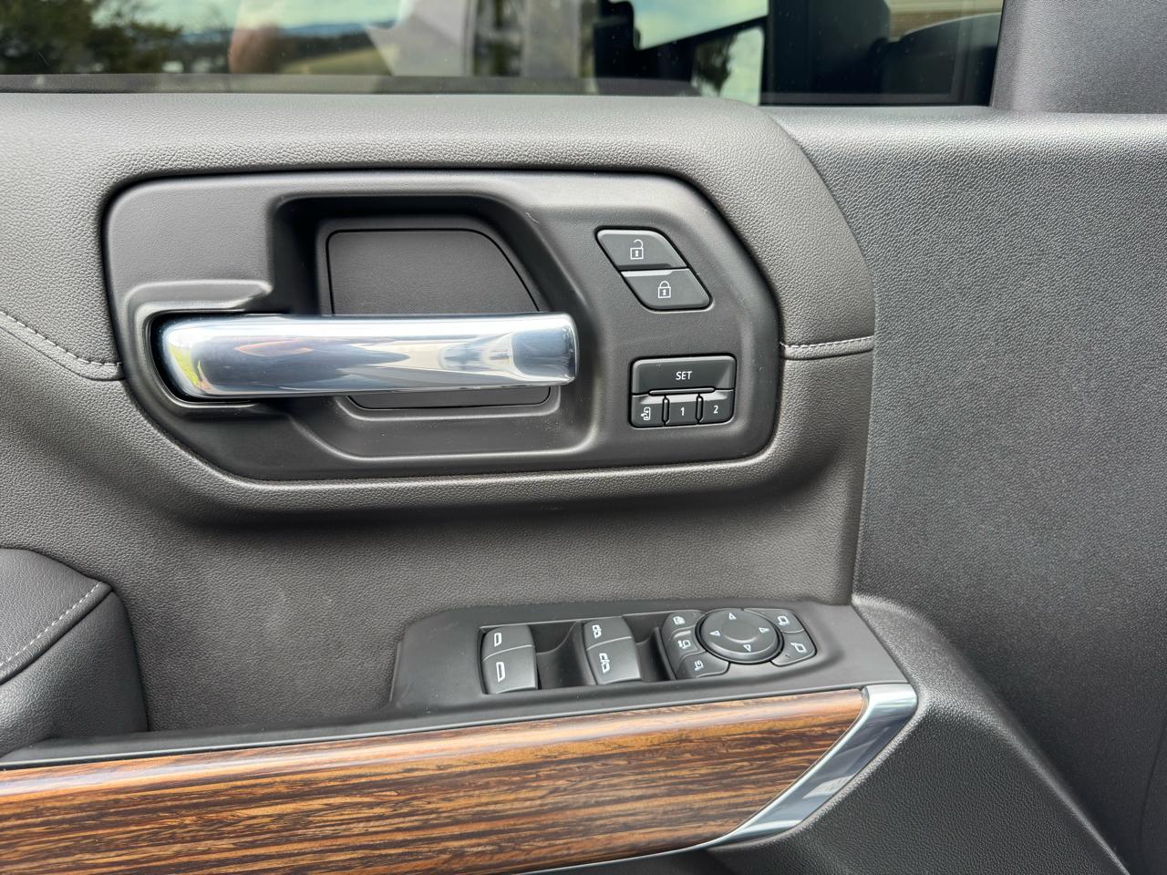 Chevrolet Silverado 2500HD 4WD Crew Cab 159" High Country 2022