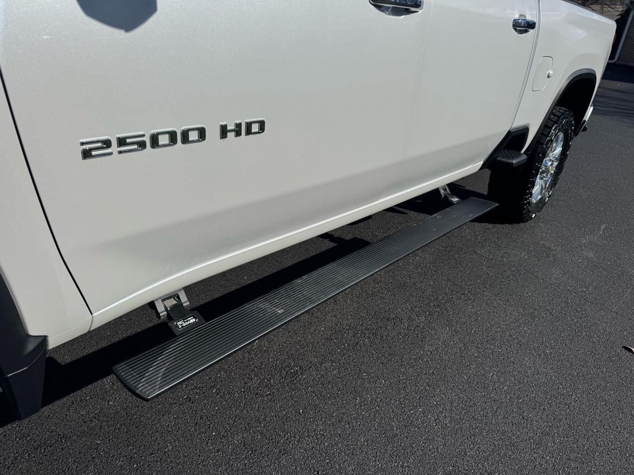 Chevrolet Silverado 2500HD 4WD Crew Cab 159" High Country 2022