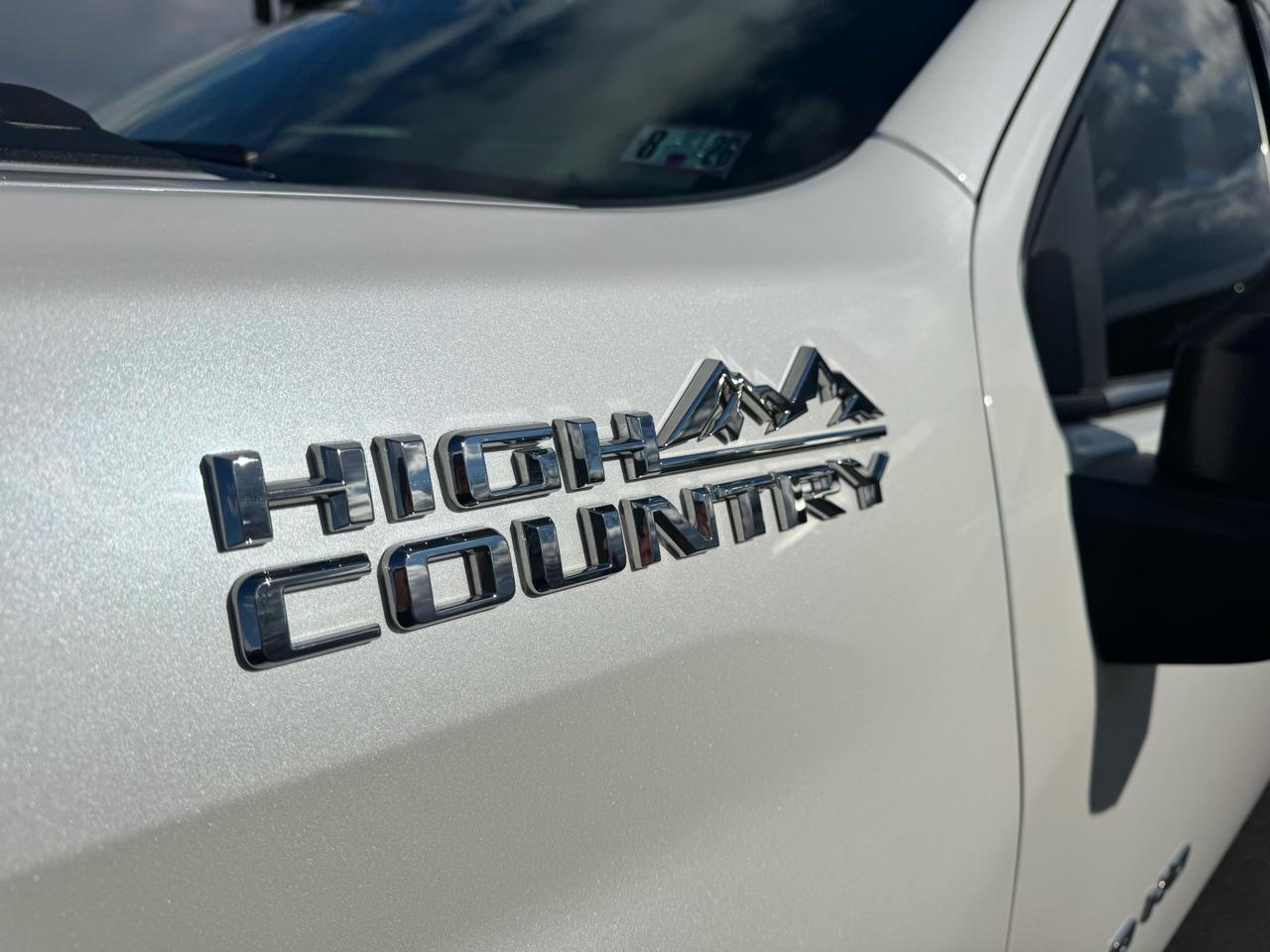 Chevrolet Silverado 2500HD 4WD Crew Cab 159" High Country 2022