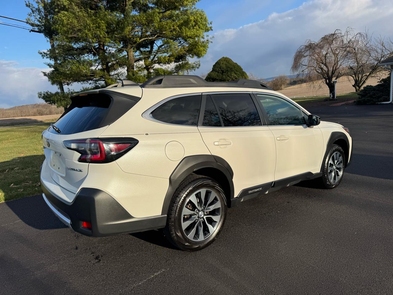 Subaru Outback Limited CVT 2023