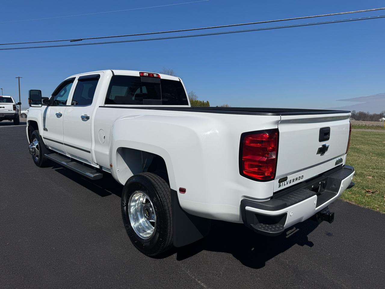 Chevrolet Silverado 3500HD 4WD Crew Cab 167.7" High Country 2016