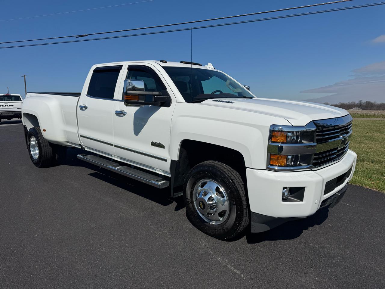 Chevrolet Silverado 3500HD 4WD Crew Cab 167.7" High Country 2016
