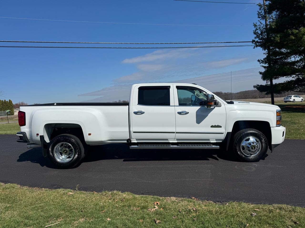 Chevrolet Silverado 3500HD 4WD Crew Cab 167.7" High Country 2016