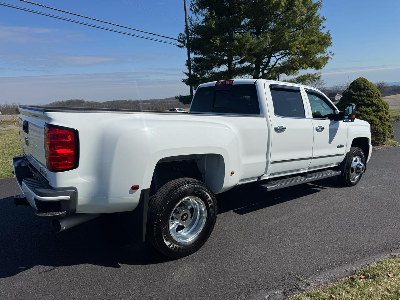Chevrolet Silverado 3500HD 4WD Crew Cab 167.7" High Country 2016