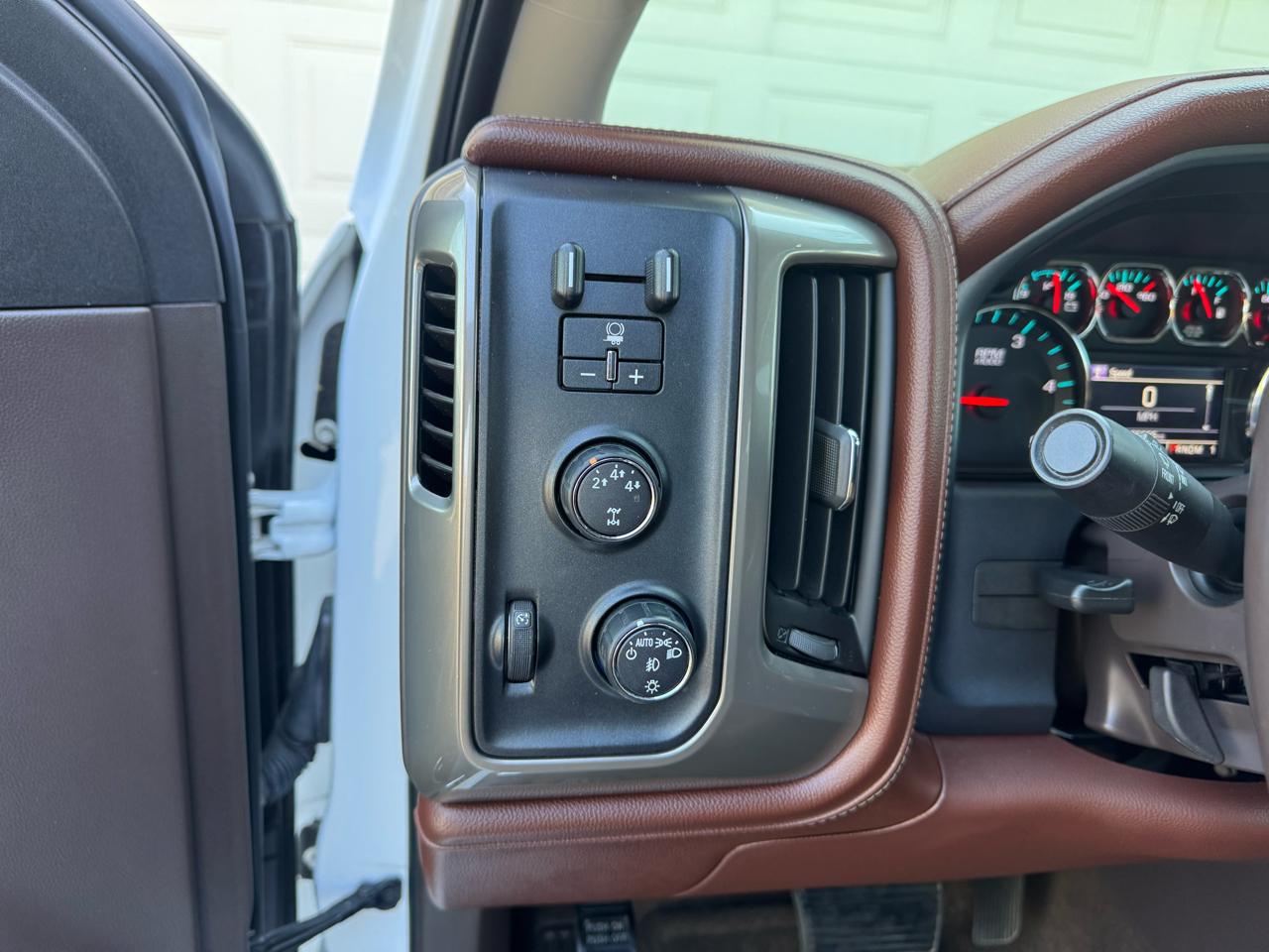 Chevrolet Silverado 3500HD 4WD Crew Cab 167.7" High Country 2016