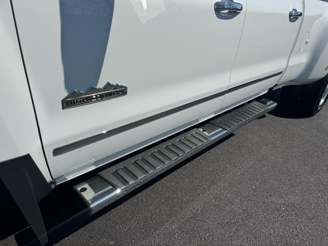 Chevrolet Silverado 3500HD 4WD Crew Cab 167.7" High Country 2016