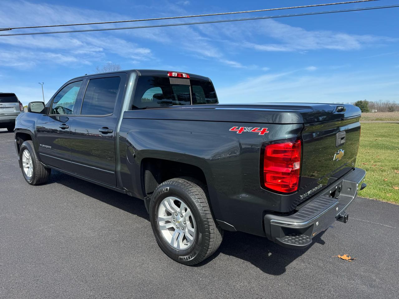 Chevrolet Silverado 1500 4WD Crew Cab 143.5" LT w/1LT 2017
