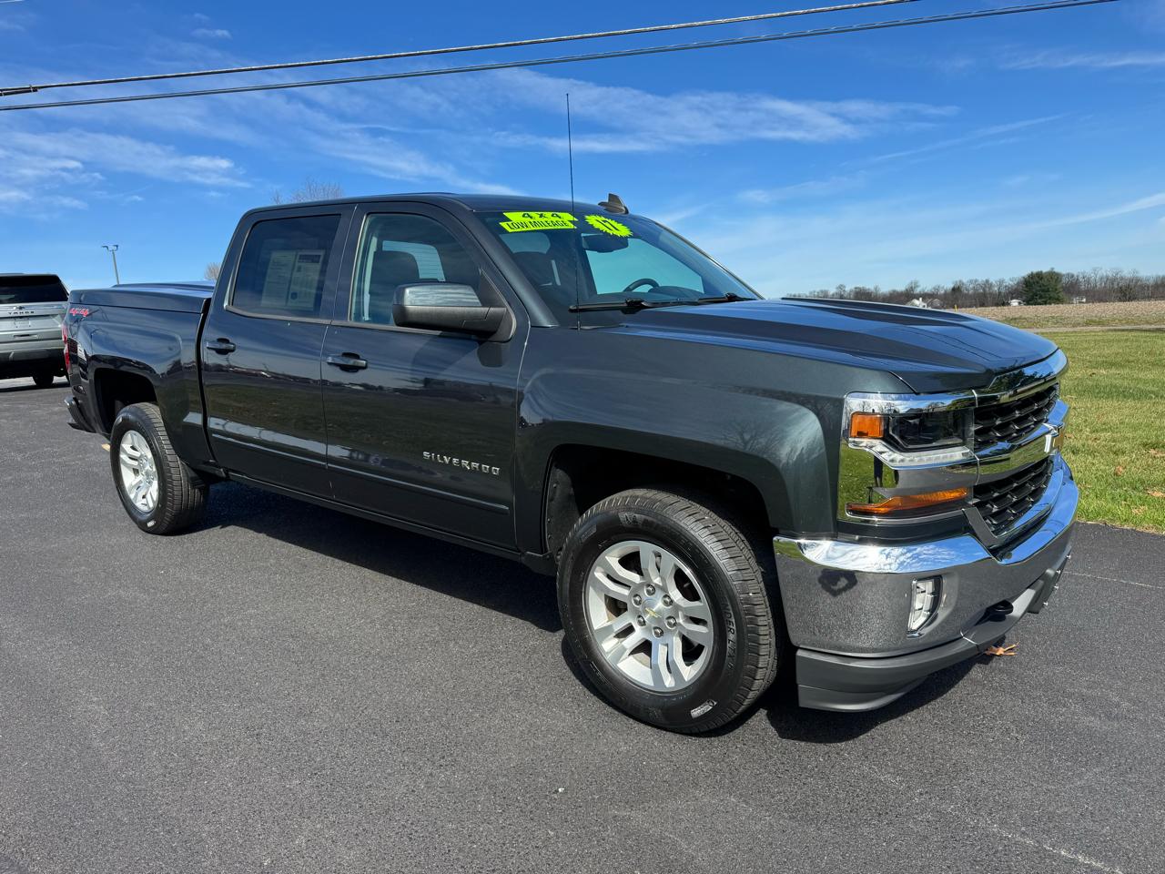 Chevrolet Silverado 1500 4WD Crew Cab 143.5" LT w/1LT 2017