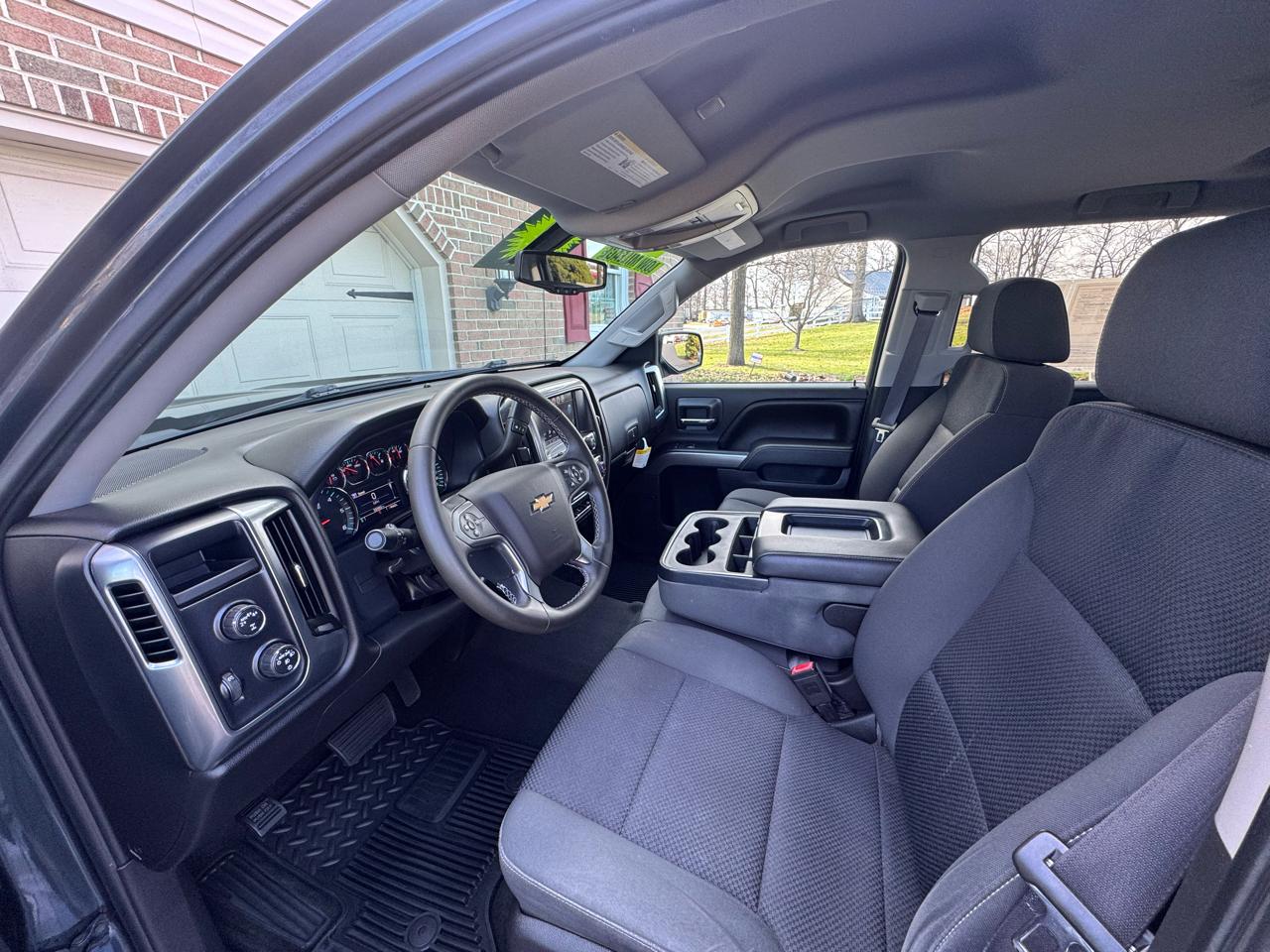 Chevrolet Silverado 1500 4WD Crew Cab 143.5" LT w/1LT 2017