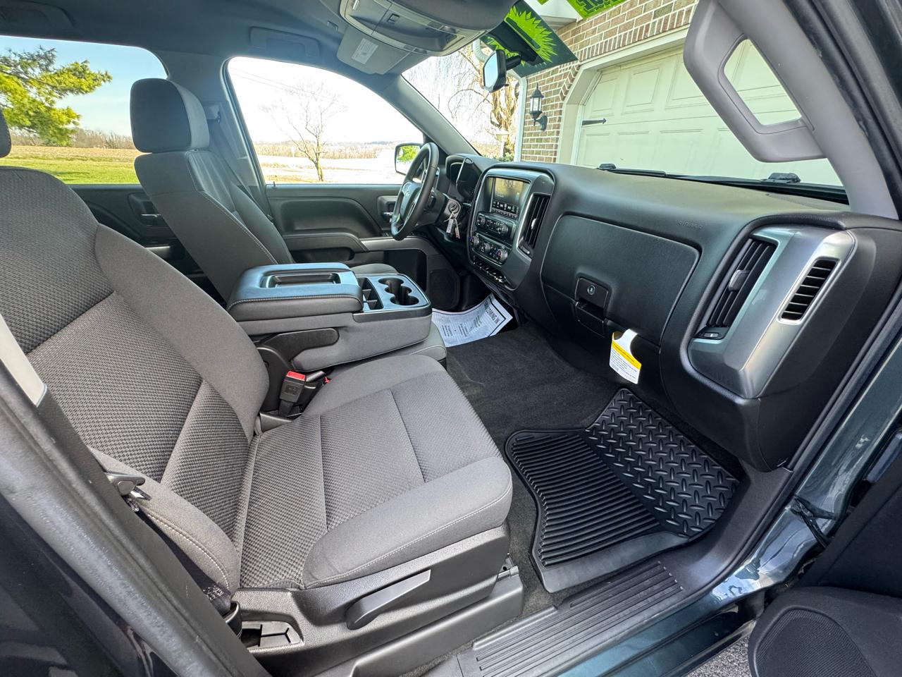 Chevrolet Silverado 1500 4WD Crew Cab 143.5" LT w/1LT 2017