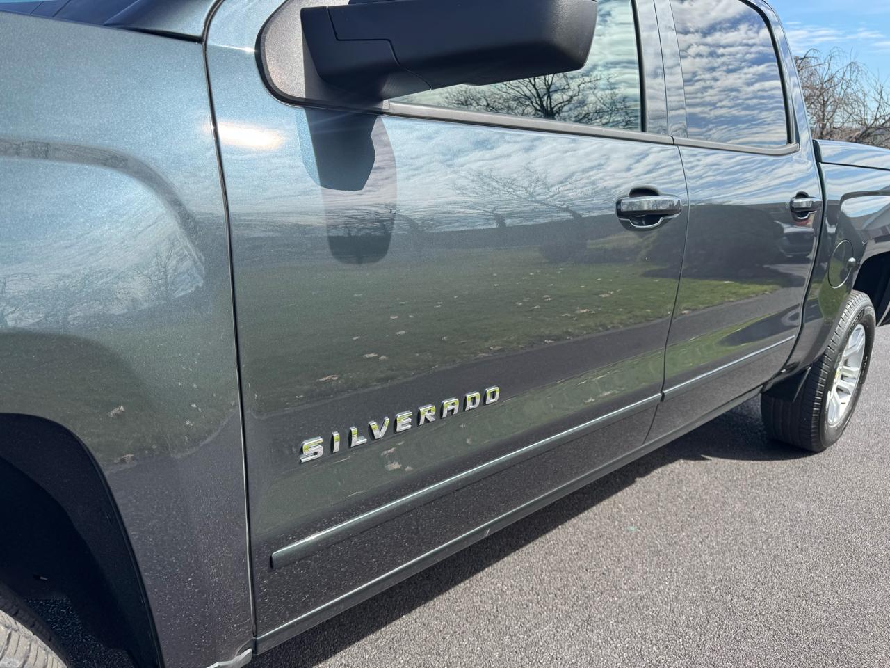 Chevrolet Silverado 1500 4WD Crew Cab 143.5" LT w/1LT 2017