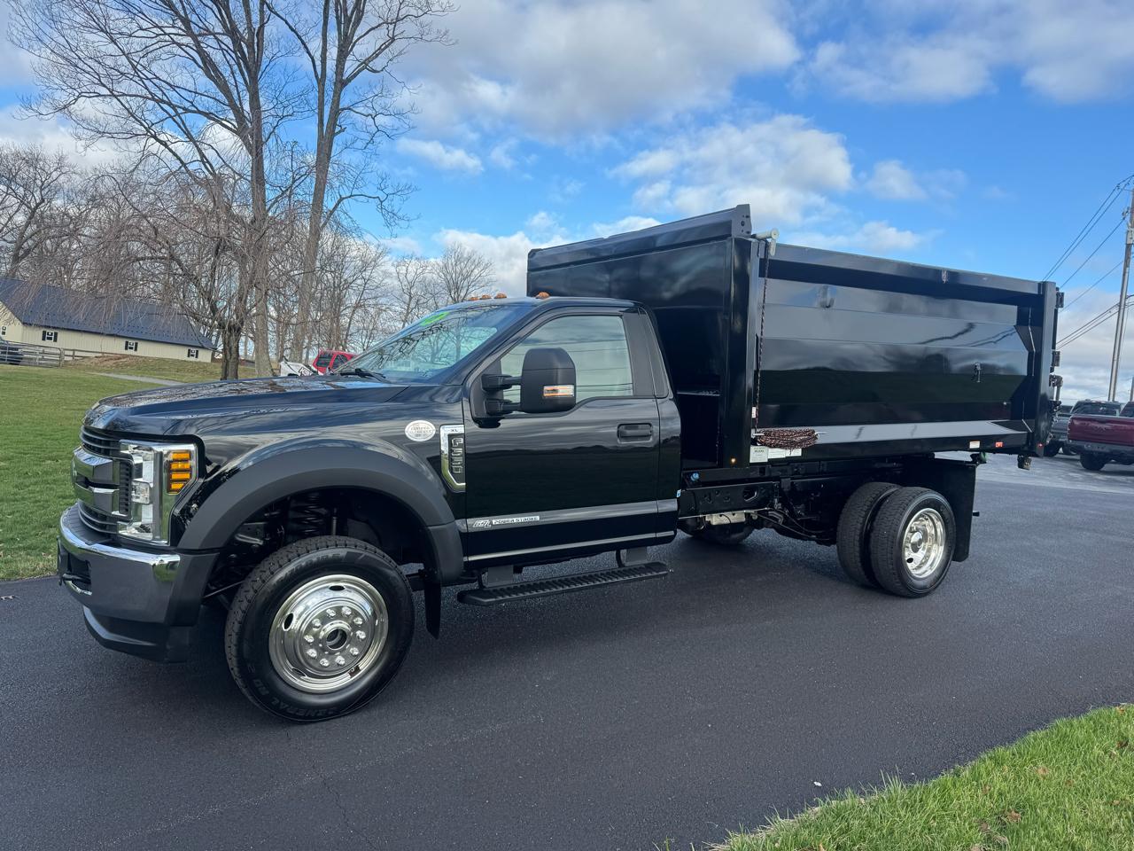 Ford Super Duty F-550 DRW XL 4WD Reg Cab 169" WB 84" CA 2018