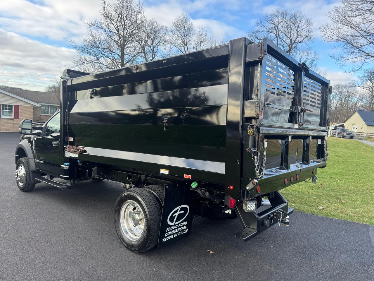 Ford Super Duty F-550 DRW XL 4WD Reg Cab 169" WB 84" CA 2018