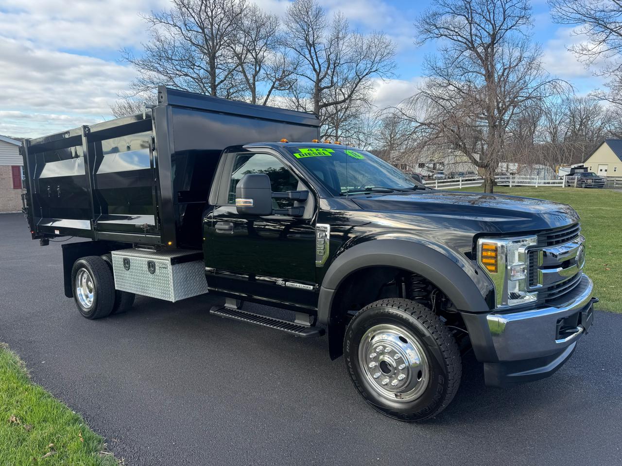 Ford Super Duty F-550 DRW XL 4WD Reg Cab 169" WB 84" CA 2018