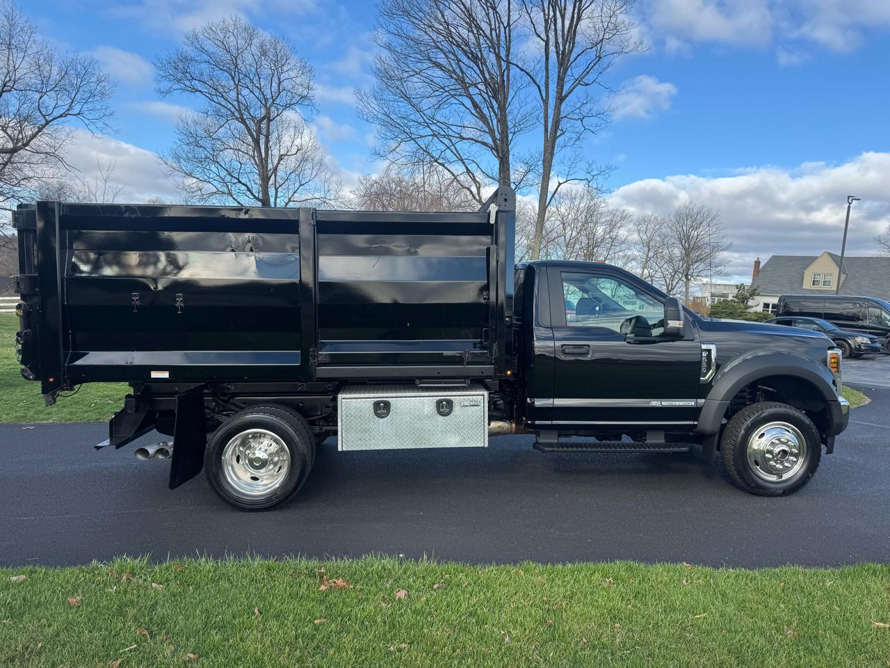 Ford Super Duty F-550 DRW XL 4WD Reg Cab 169" WB 84" CA 2018
