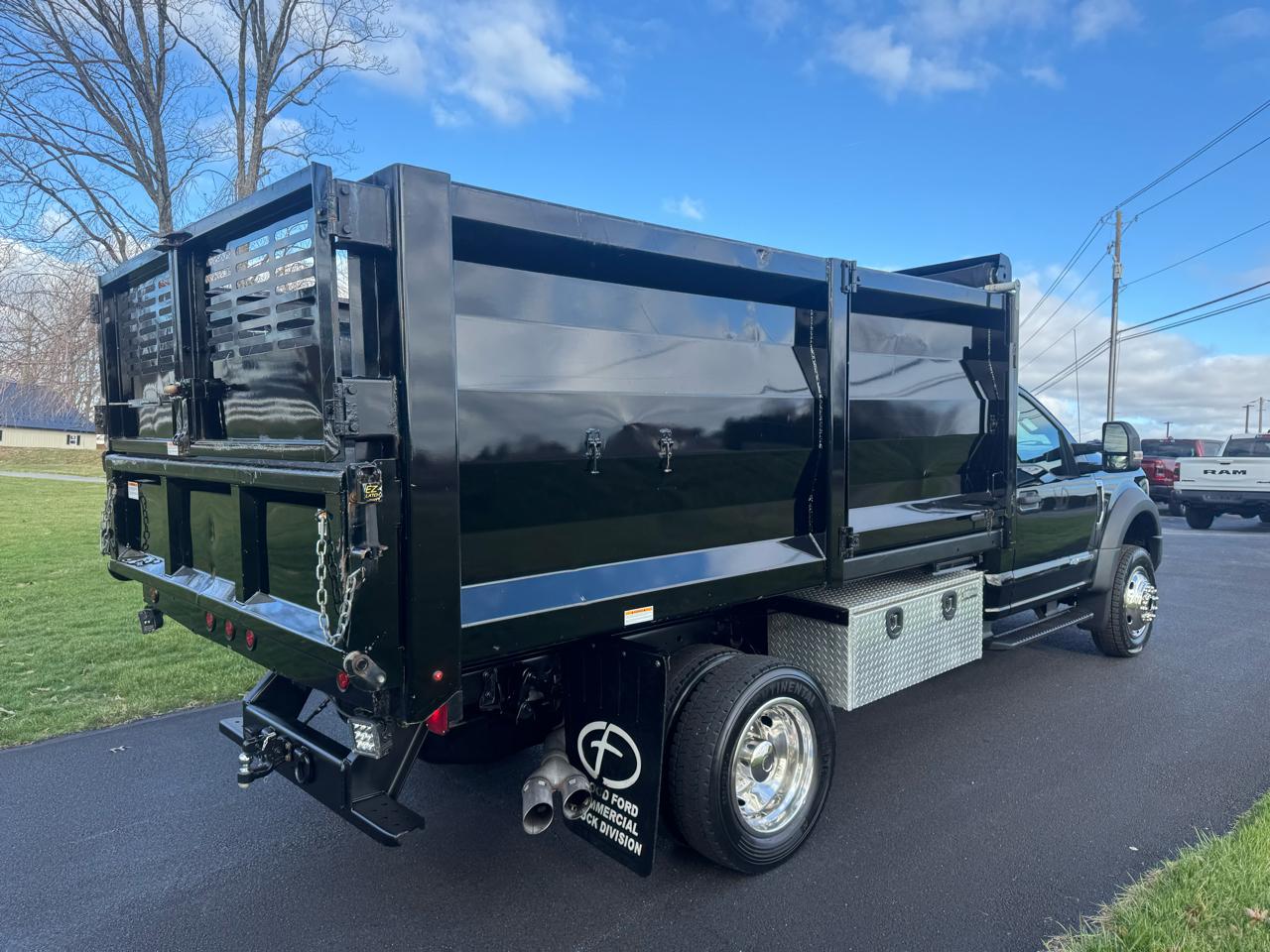 Ford Super Duty F-550 DRW XL 4WD Reg Cab 169" WB 84" CA 2018