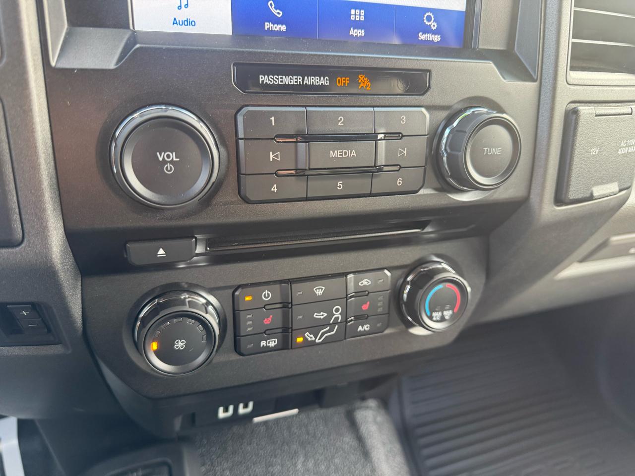 Ford Super Duty F-550 DRW XL 4WD Reg Cab 169" WB 84" CA 2018