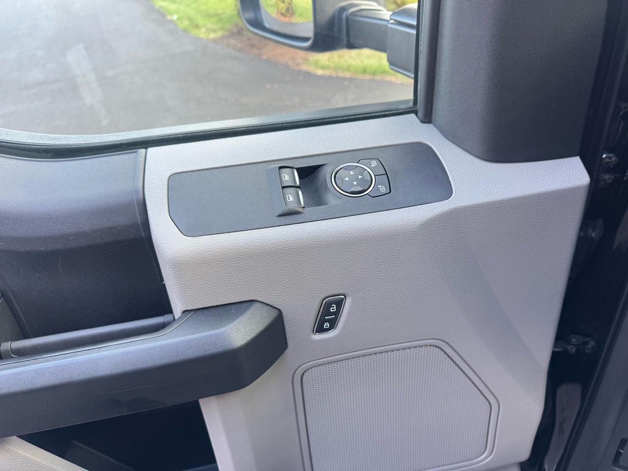 Ford Super Duty F-550 DRW XL 4WD Reg Cab 169" WB 84" CA 2018