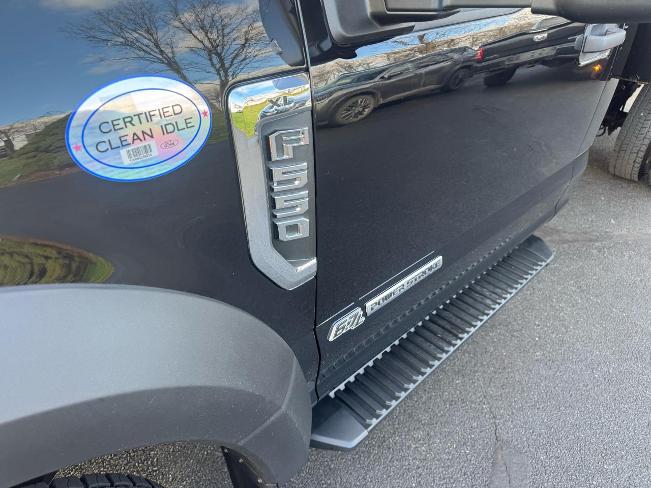 Ford Super Duty F-550 DRW XL 4WD Reg Cab 169" WB 84" CA 2018