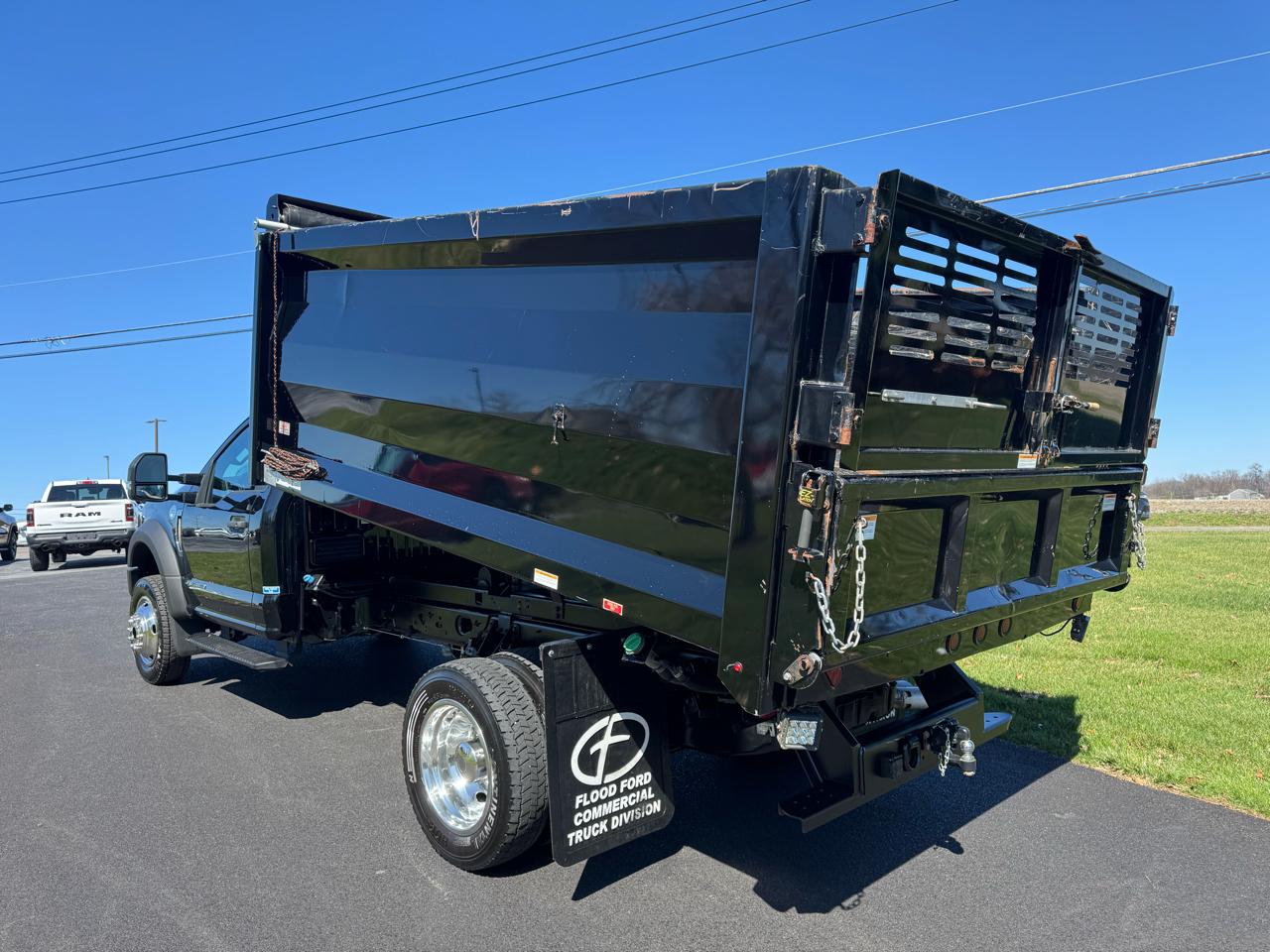 Ford Super Duty F-550 DRW XL 4WD Reg Cab 169" WB 84" CA 2018