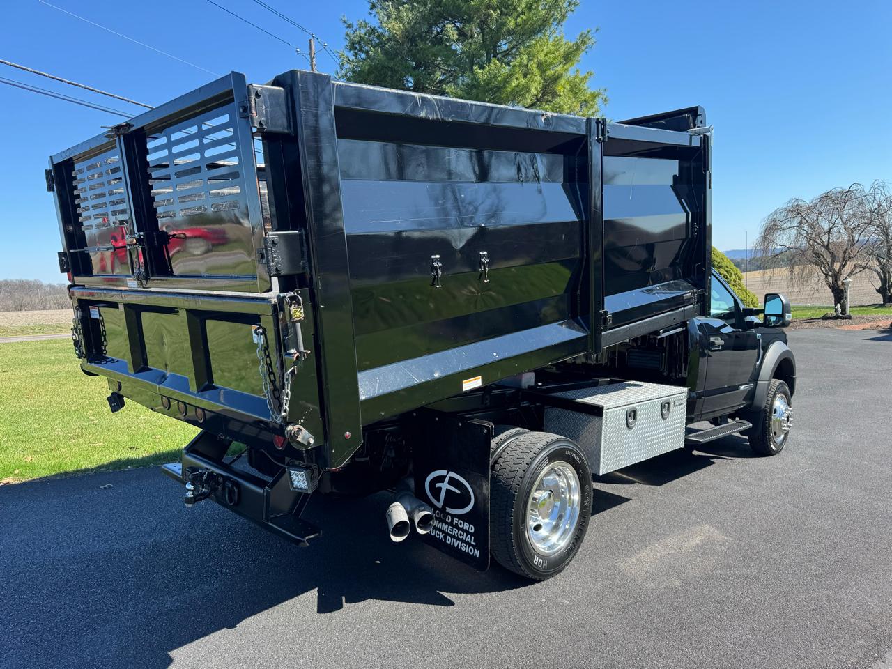Ford Super Duty F-550 DRW XL 4WD Reg Cab 169" WB 84" CA 2018