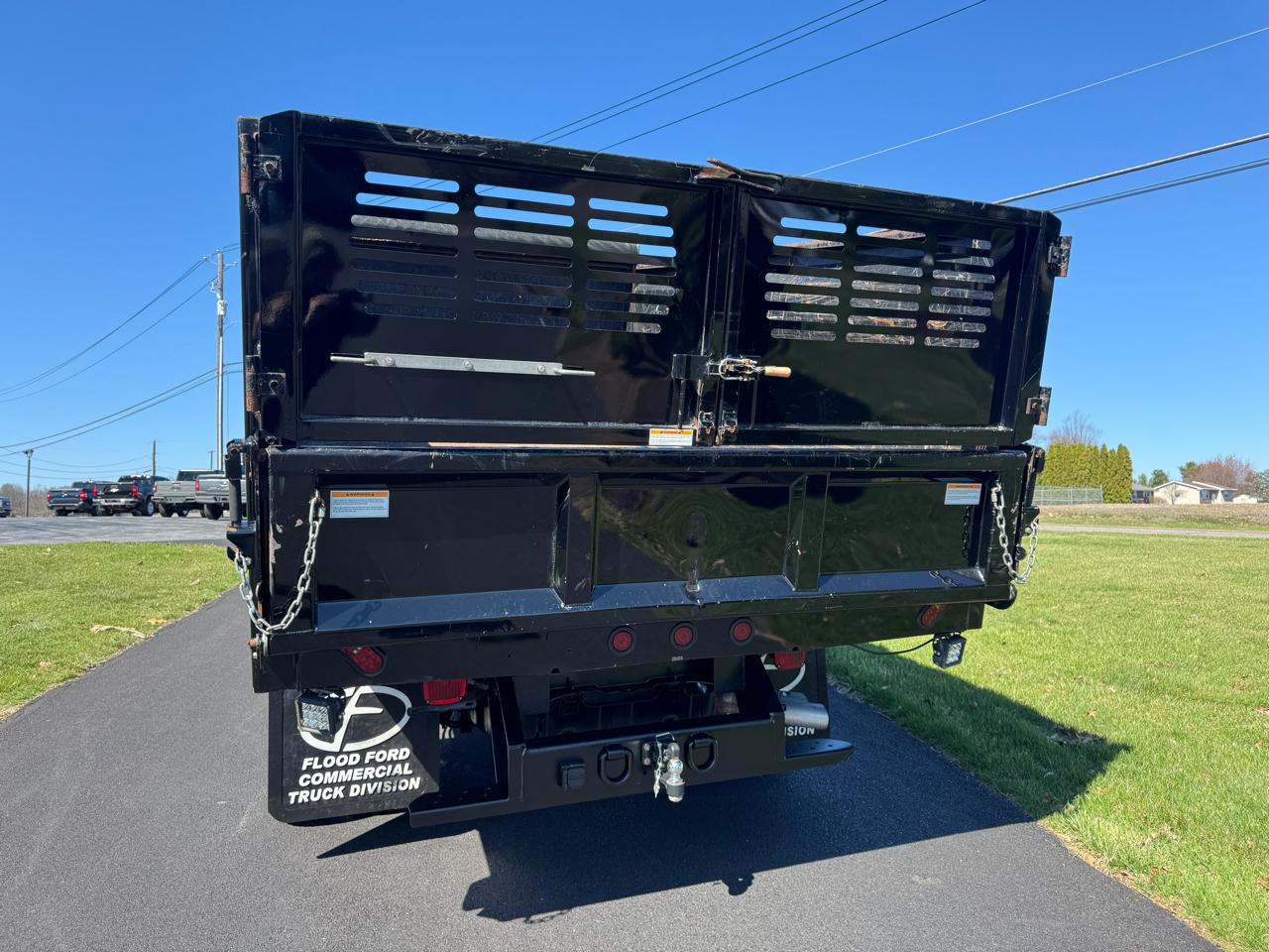 Ford Super Duty F-550 DRW XL 4WD Reg Cab 169" WB 84" CA 2018