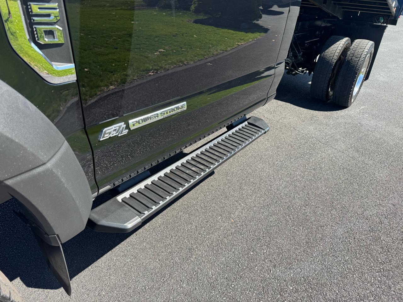 Ford Super Duty F-550 DRW XL 4WD Reg Cab 169" WB 84" CA 2018