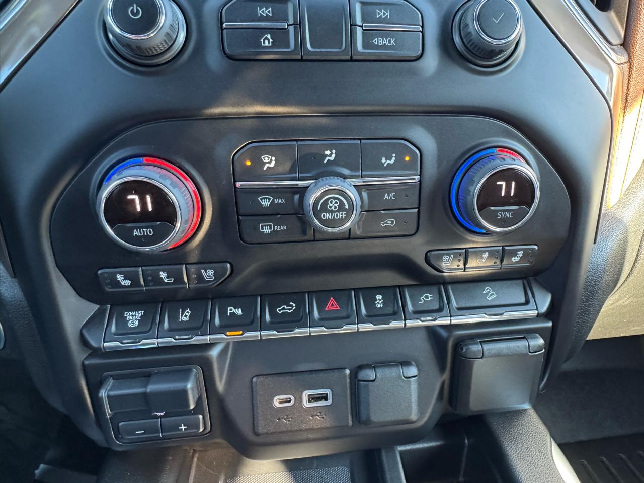 Chevrolet Silverado 2500HD 4WD Crew Cab 159" High Country 2022