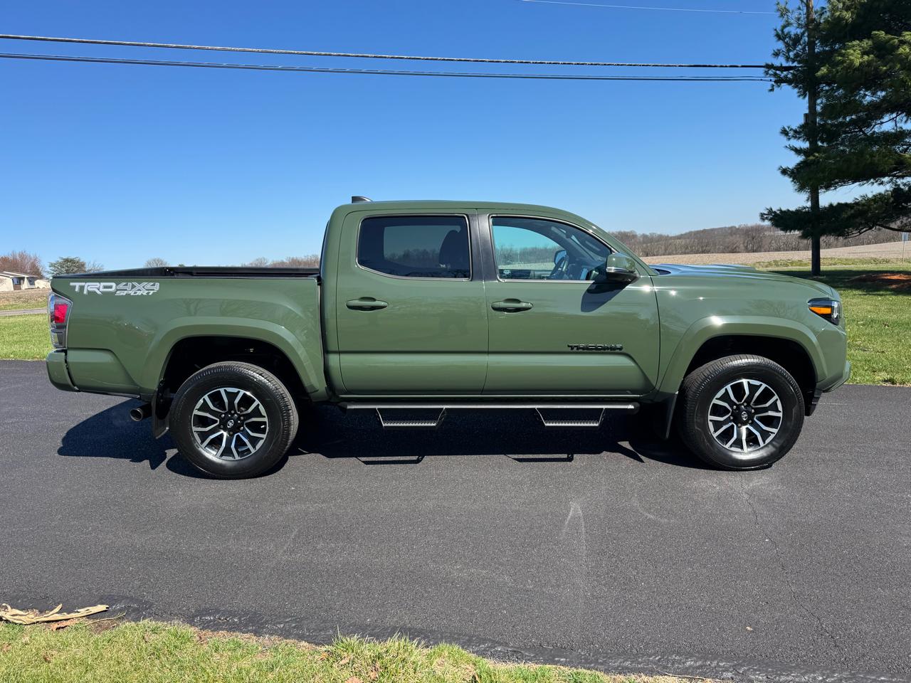 Toyota Tacoma 4WD TRD Off Road Double Cab 5' Bed V6 MT (Natl) 2021