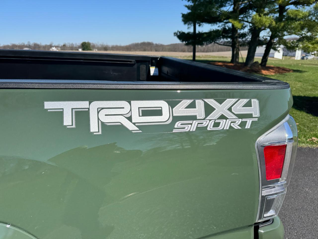 Toyota Tacoma 4WD TRD Off Road Double Cab 5' Bed V6 MT (Natl) 2021